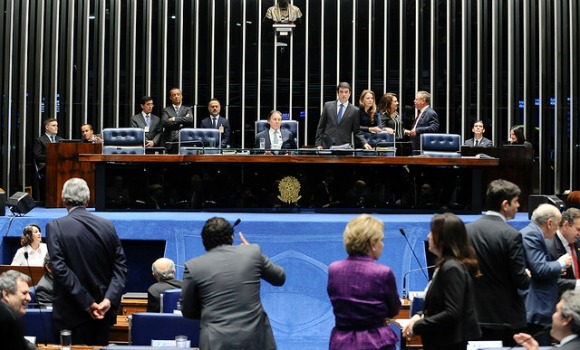 Senado aprova em primeiro turno PEC do Simples Municipal