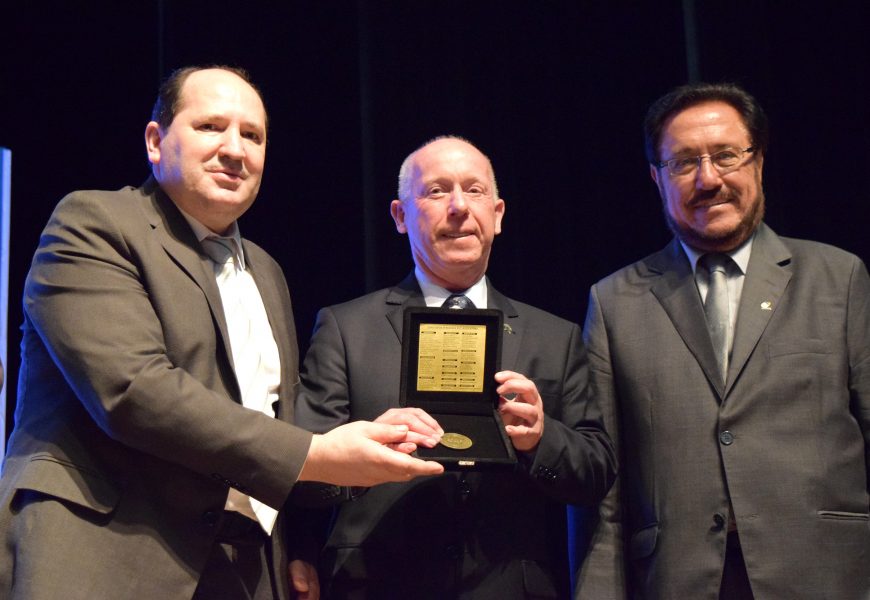 Presidente da Febrafite recebe Medalha da 54ª Legislatura 