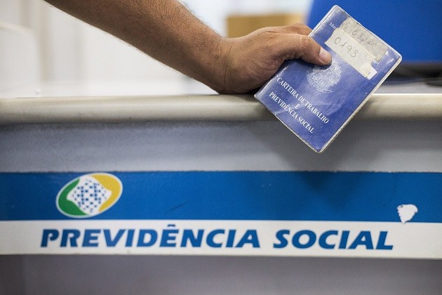 Deputados querem votar Previdência mais enxuta