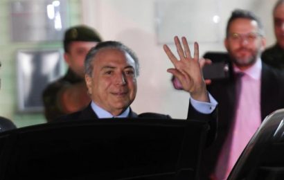 Temer muda o tom e diz que reforma da Previdência será aprovada “com toda certeza”