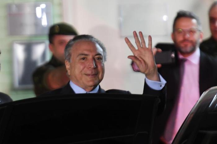 Temer assina decreto que autoriza venda de ações do Banrisul