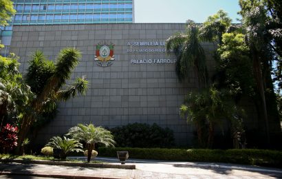 Oposição anuncia ação para anular sessão em que foi aprovado o RRF