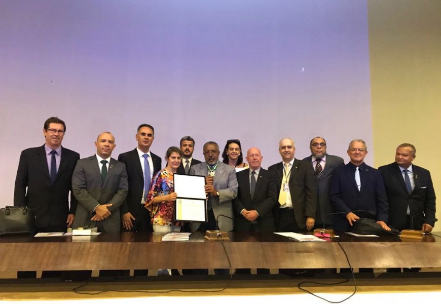 Senador Paulo Paim recebe a Comenda da Ordem do Mérito Febrafite