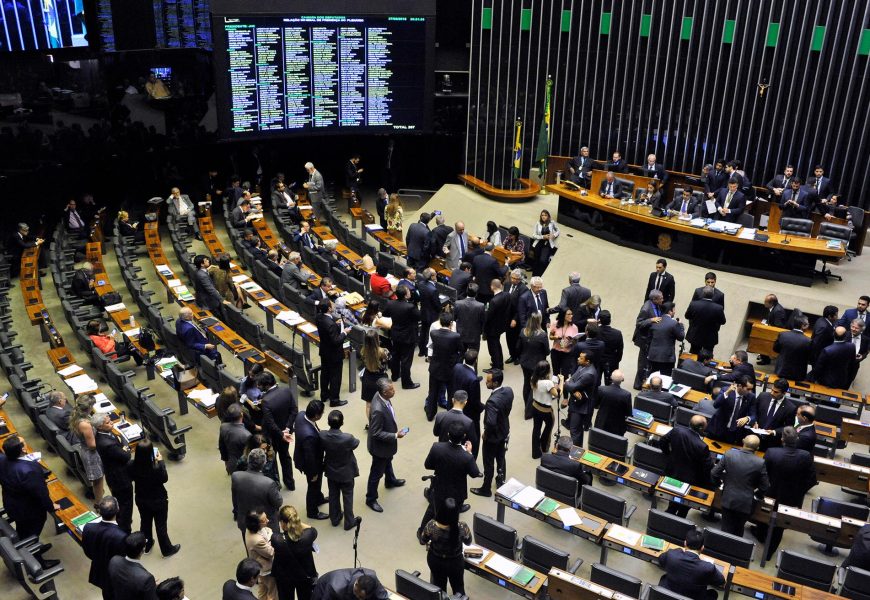 Senado rejeita criação de cargos para conselhos de recuperação fiscal