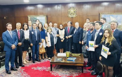 Em reunião com a Frente em Defesa da Previdência, presidente do Senado garante que este ano não terá reforma