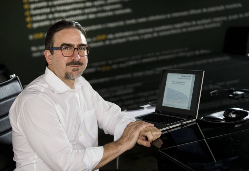 Rico paga menos imposto do que pobre no Brasil, diz Bernard Appy