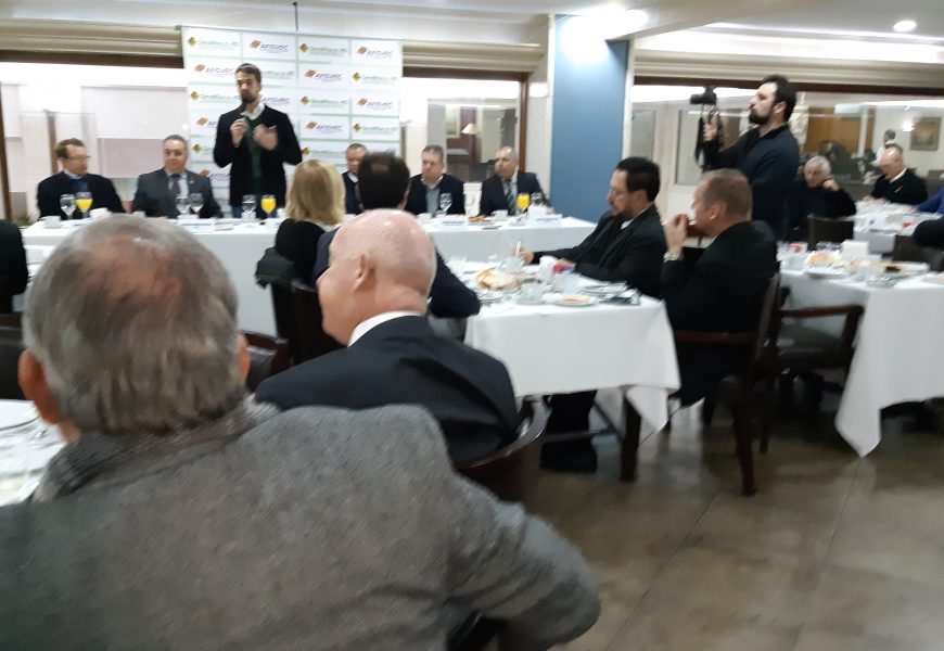 Café com candidatos inicia com Eduardo Leite (PSDB)