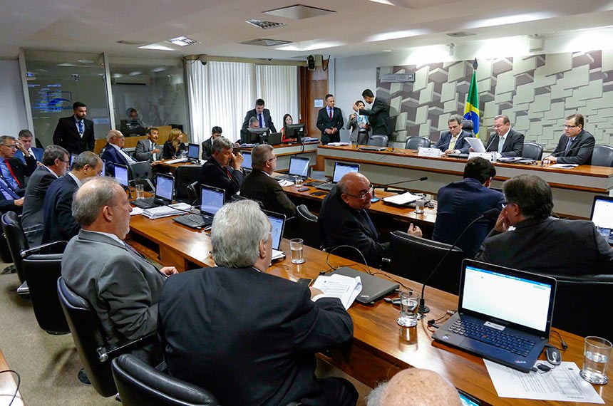 Senadores pressionam pela aprovação de proposta sobre Lei Kandir