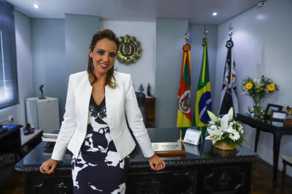 O estilo Nadine Anflor: conheça a mulher pulso firme que vai chefiar a Polícia Civil O estilo Nadine Anflor: conheça a mulher pulso firme que vai chefiar a Polícia Civil