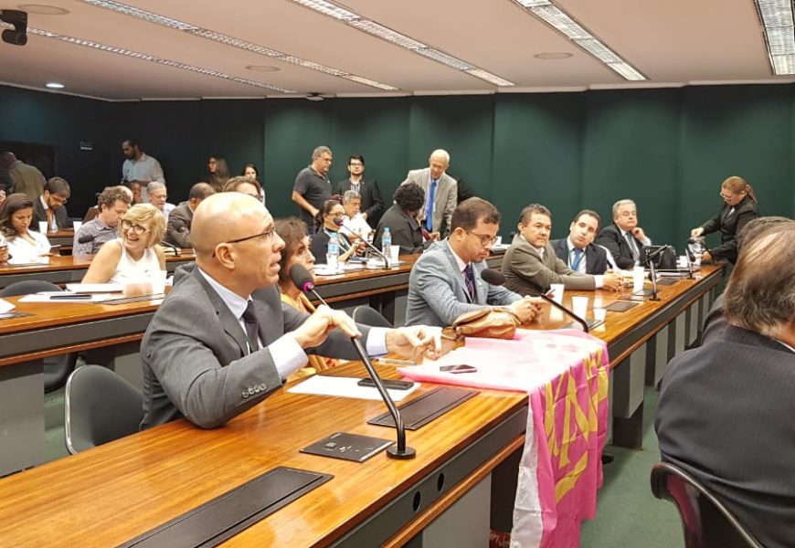 Entidades e parlamentares criticam possíveis mudanças na Previdência