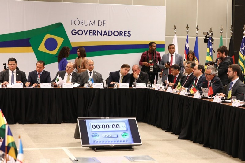 “Mudanças do sistema previdenciário são necessárias e urgentes”, reforça Leite no Fórum de Governadores