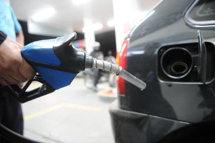 Preço para cálculo do ICMS da gasolina vai subir no RS