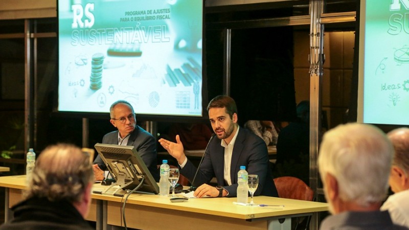 Governador debate situação fiscal do RS com grupo de economistas no Rio