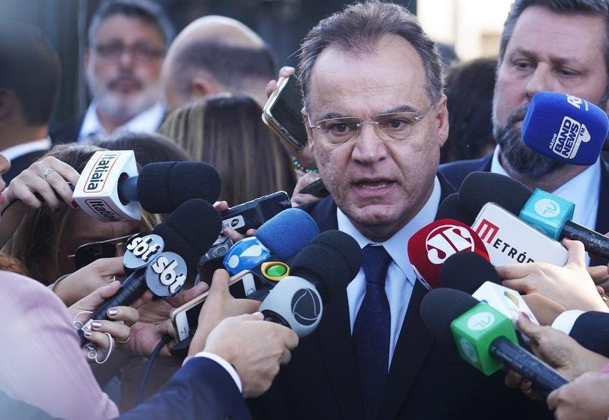 Após reunião, inclusão de Estados e municípios na reforma da Previdência segue sem acordo