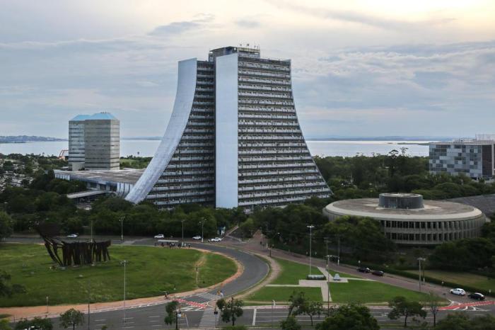 Reformas levam a debandada de servidores em funções estratégicas no RS Reformas levam a debandada de servidores em funções estratégicas no RS