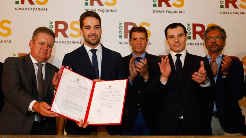 Governador sanciona mudanças na previdência e carreira dos servidores do RS