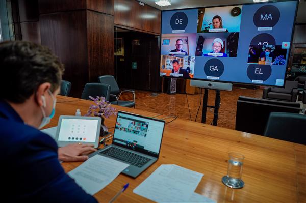 Governo articula emenda e votação de projeto é adiada