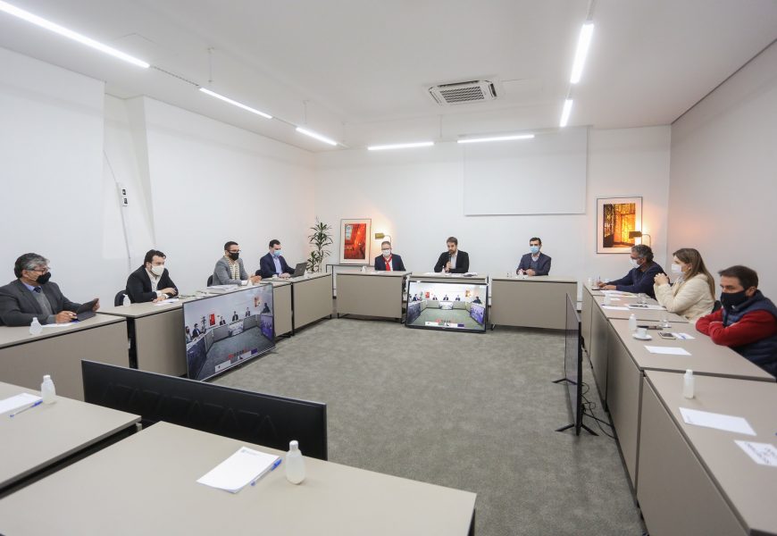 Após diálogo com deputados e entidades setoriais, governador anuncia ajustes na Reforma Tributária RS