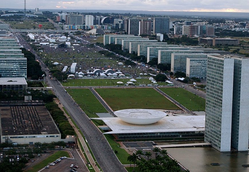 “O Estado não incentiva o servidor a prestar um bom serviço”, diz líder do governo