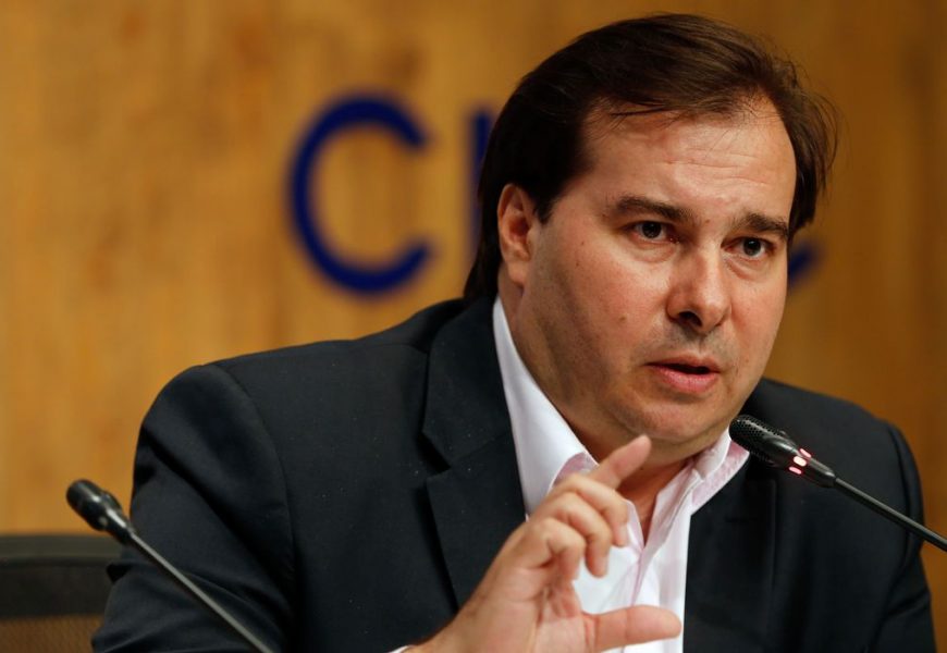 Rodrigo Maia diz ao STF que reforma administrativa está suspensa