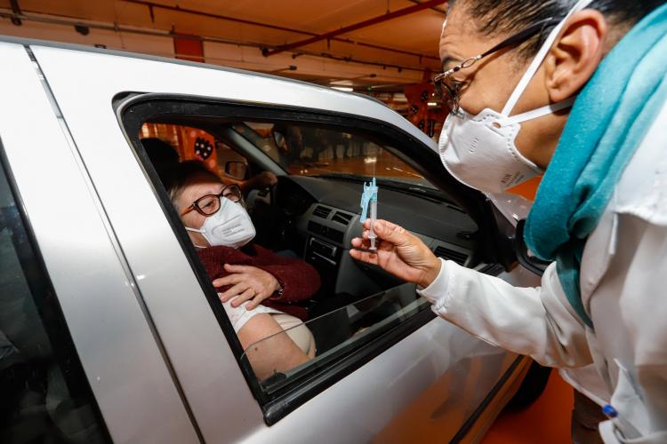 Capital amplia vacinação da segunda dose de Coronavac para imunizados até 18 de abril