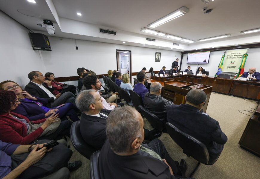 Gastos com pessoal e dívida são debatidos na Comissão de Finanças da Assembleia Legislativa