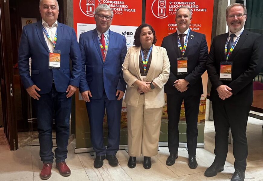 Congresso Luso-Brasileiro encerra com Carta de Coimbra Congresso Luso-Brasileiro encerra com Carta de Coimbra