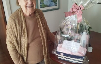 AFISVEC homenageia Auditora Fiscal pelos 100 anos de vida