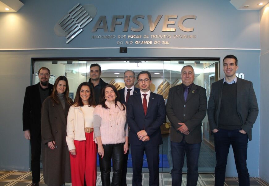 Dirigentes da FACE-RS se reúnem na sede administrativa da AFISVEC