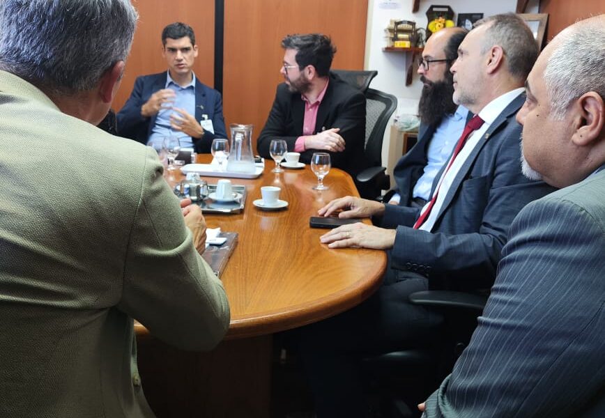 AFISVEC reforça diálogo com o Legislativo em reunião na Assembleia