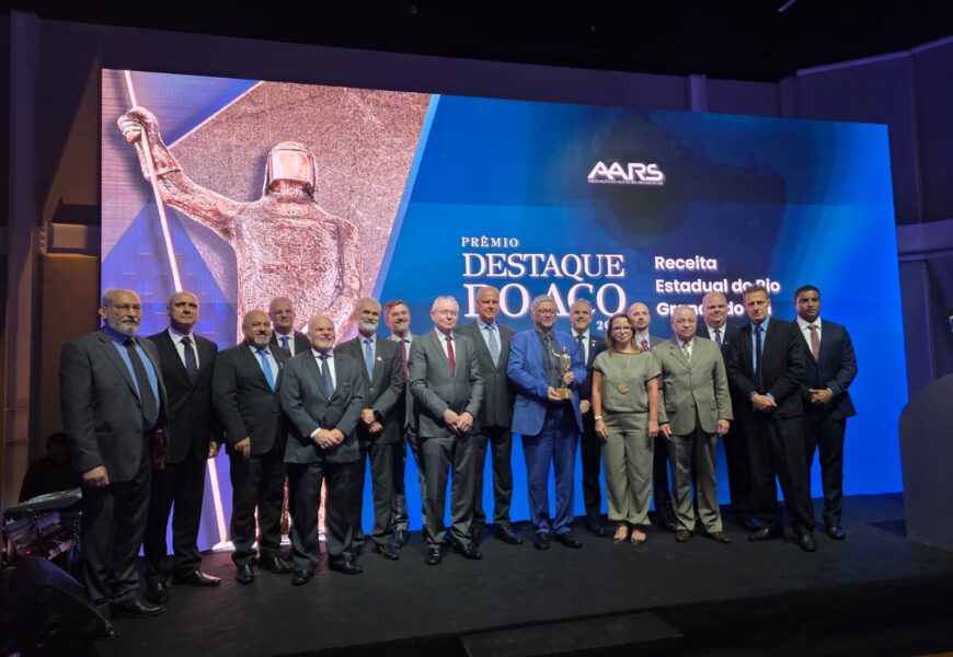 Presidente da AFISVEC prestigia homenagem da AARS à Receita Estadual no Prêmio Destaque do Aço 2025